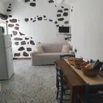בית נופש Casa Sa Prenda San Giovanni Suèrgiu